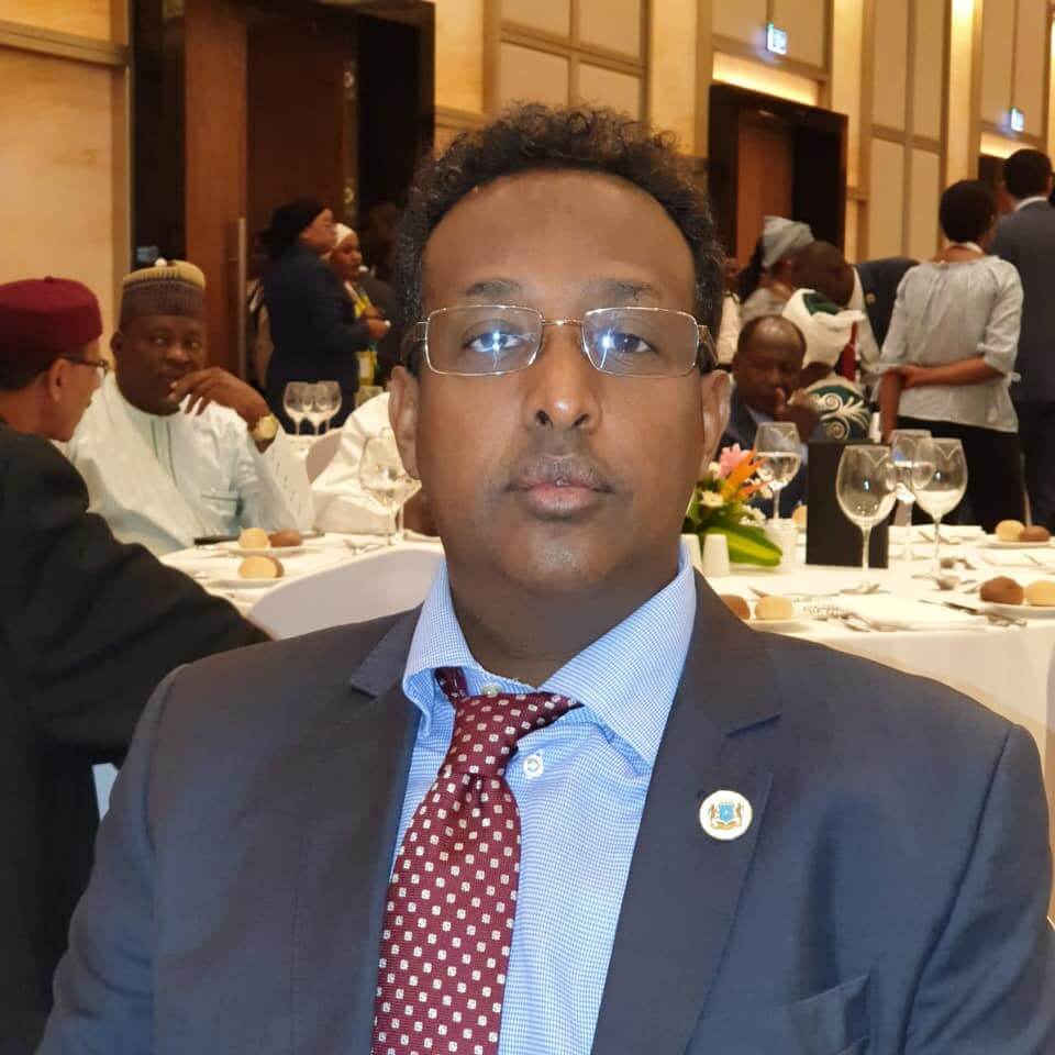 Wareysi Hon.Dr Cabdi Cali Side AI Dhaqaalaha Somalia uu kobcin karto